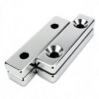 Магнит неодимовый с отверстиями 38x10x5mm блестящий